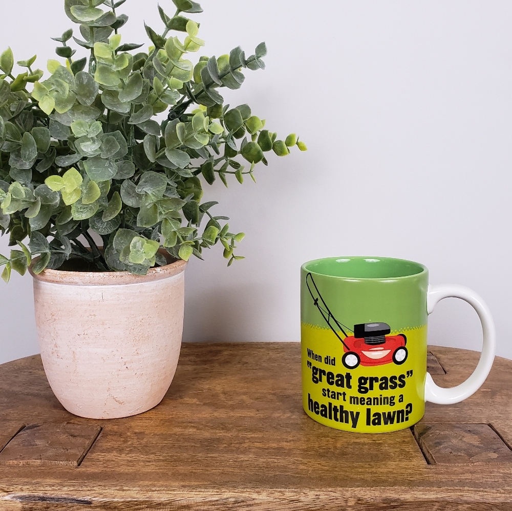 Hallmark - "Great Grass" Graphic Coffee Cup/Mug
